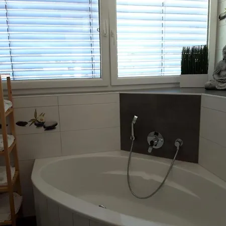 Nico's Place *