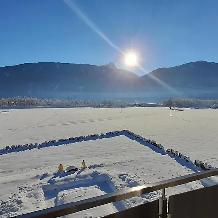 Nico's Place 아파트 제니그